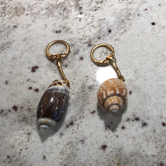 Shell People and 2 Shell Keychains Included - Picture 14 of 16